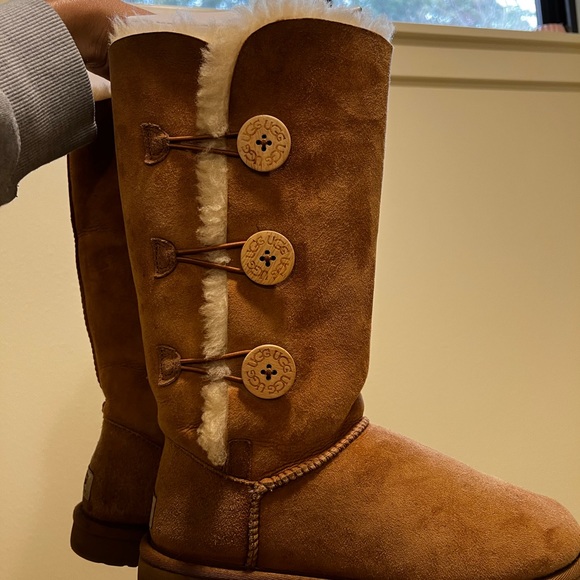 UGG Bailey Button Triplet (UGGs) - Picture 2 of 4